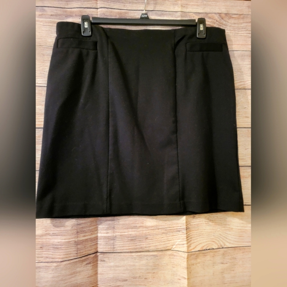 Worthington Modern Knit Skirt